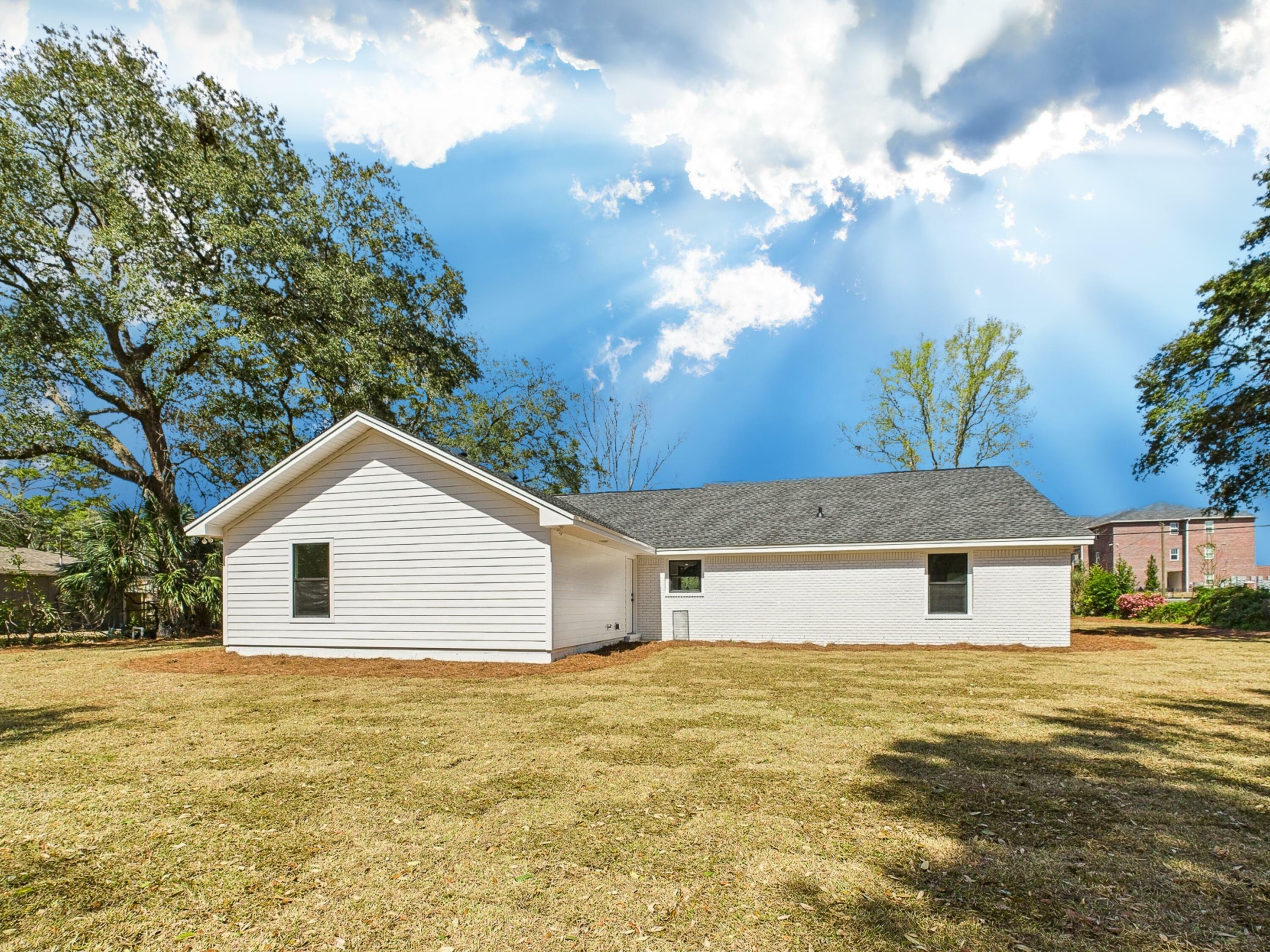 Property Photo: 195 College Cove FL 32578