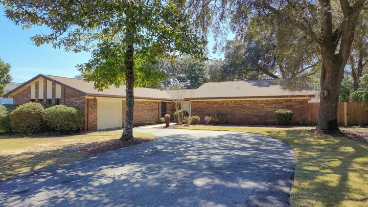 Property Photo:  44 Maple Avenue  FL 32579 