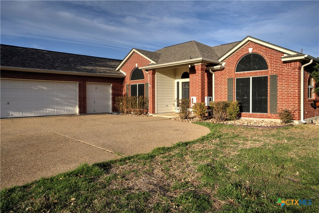 Property Photo:  4209 Sunflower Lane  TX 76502 