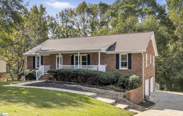 Property Photo:  400 Quail Run Circle  SC 29644 