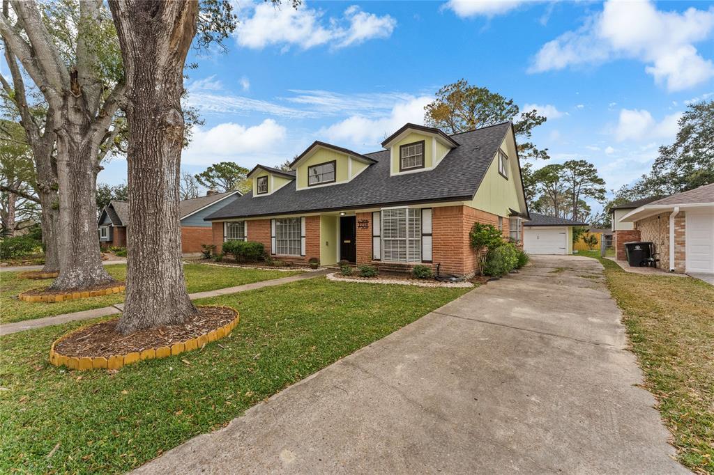 Property Photo: 1718 Bowline Road TX 77062