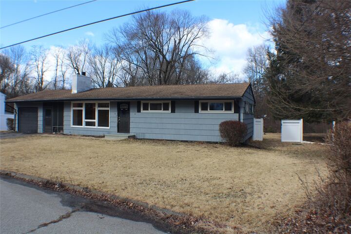 Property Photo:  8 Norah Lane  NY 12538 