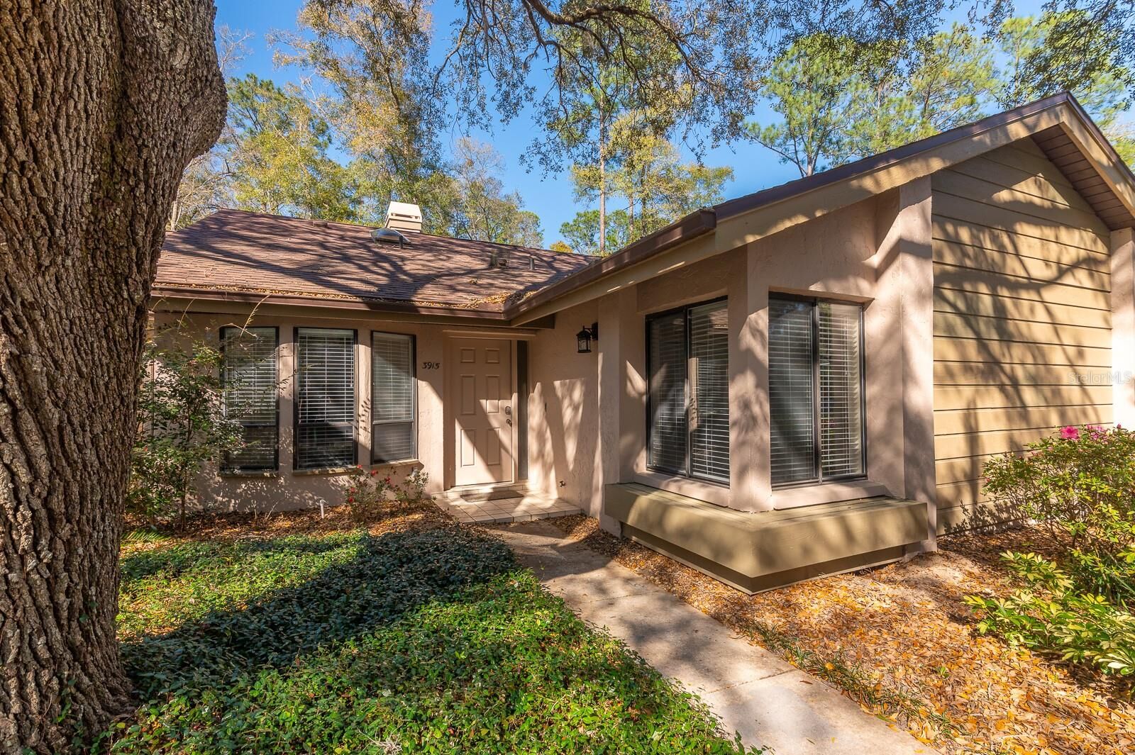 Property Photo: 3915 NW 23rd Circle 3915 FL 32605