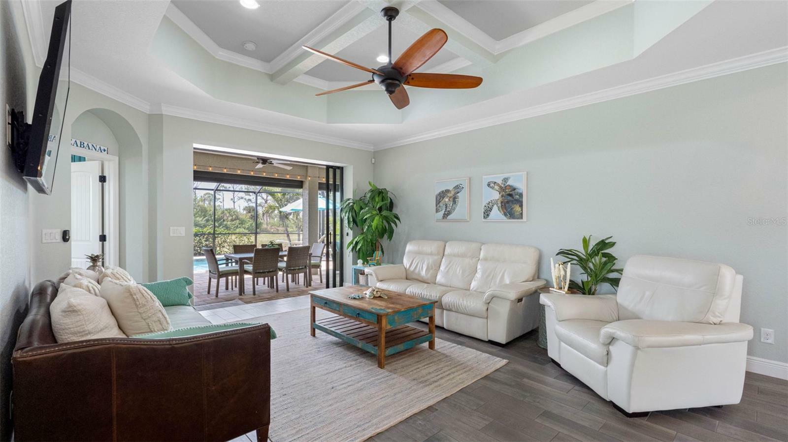 Property Photo: 135 Cabana Way FL 33947