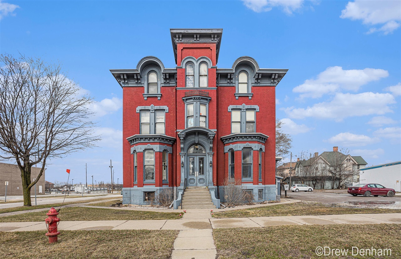 Property Photo: 701 Center Avenue MI 48708