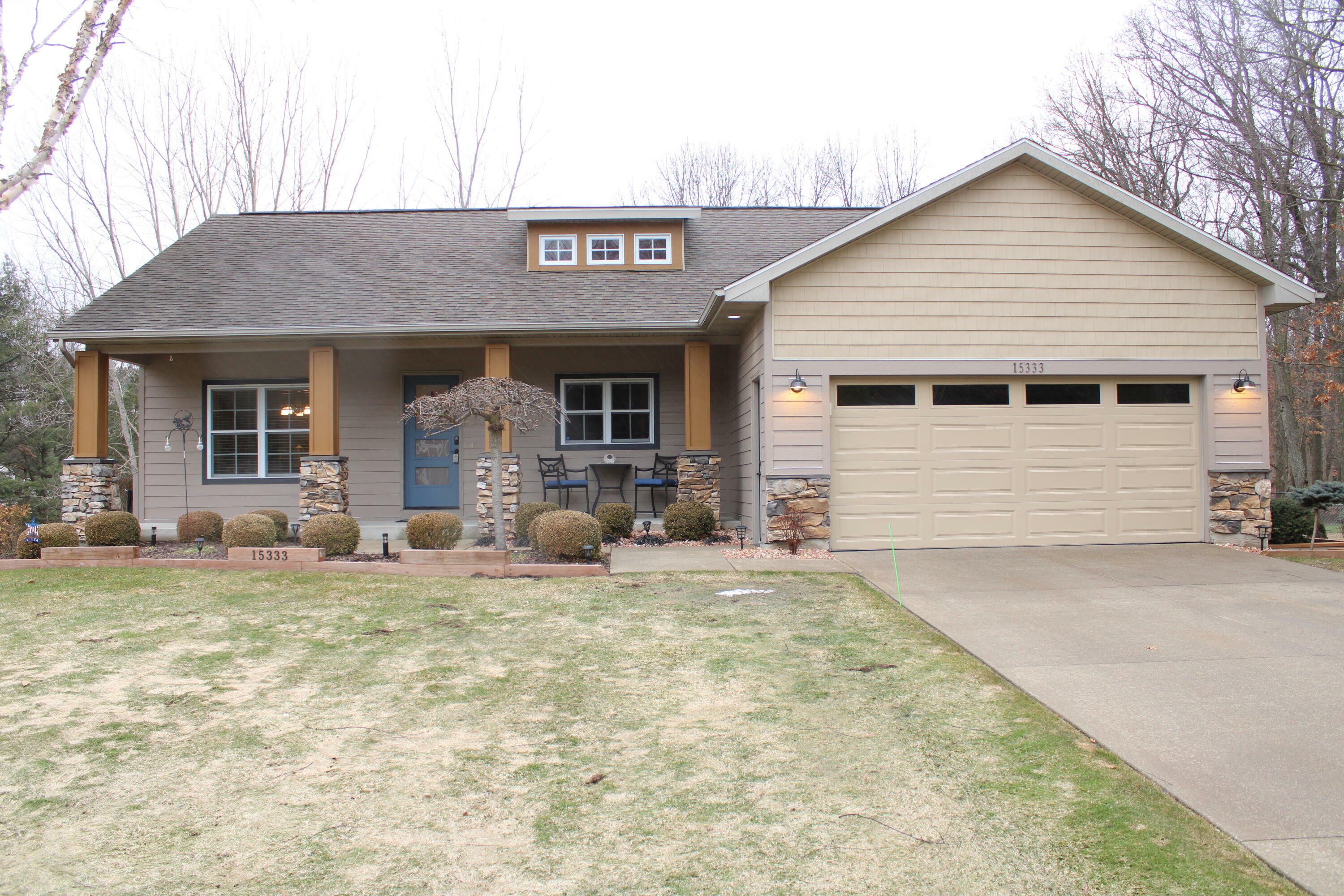 Property Photo:  15333 Red Oak Drive  MI 49417 