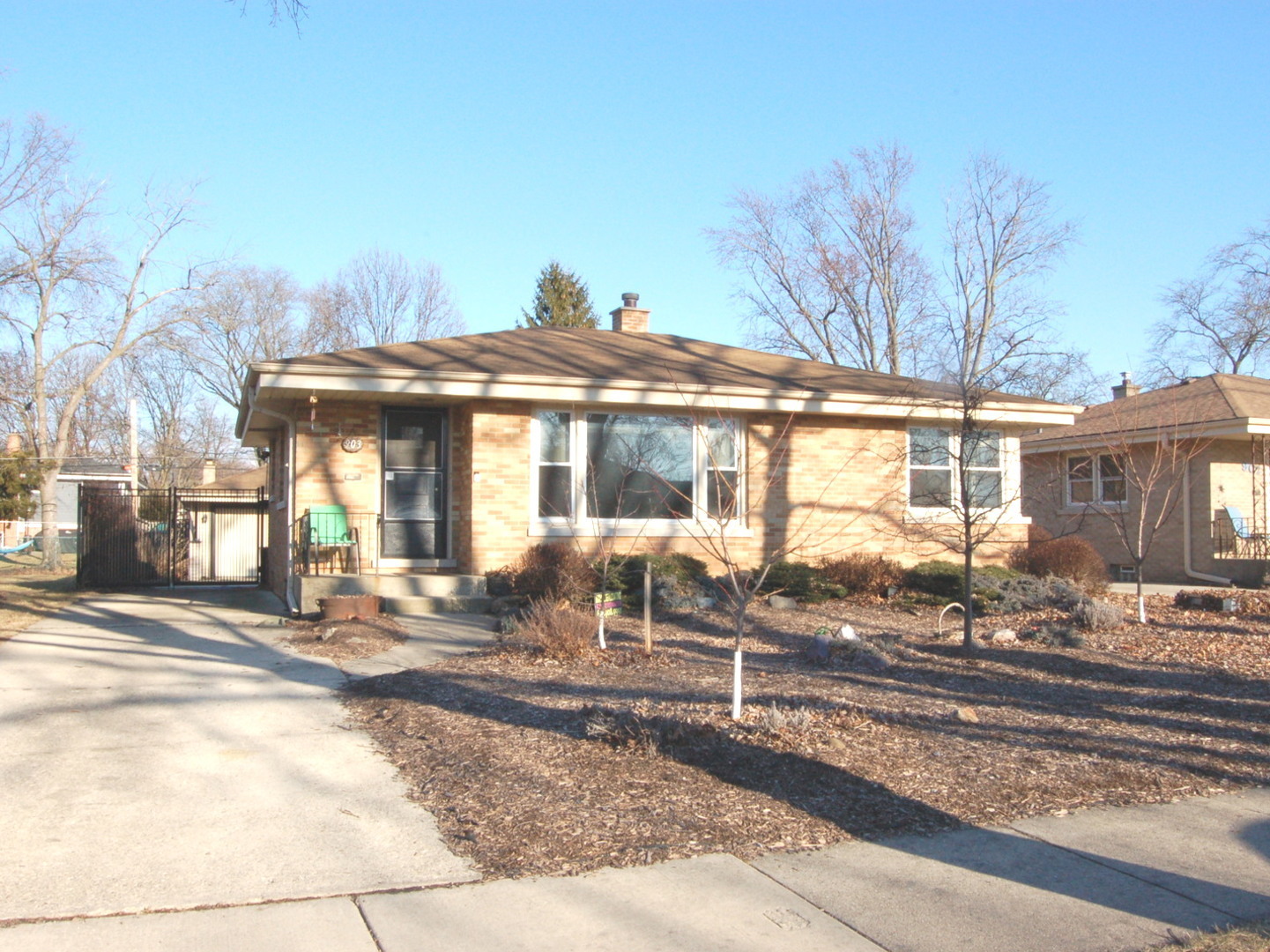 Property Photo:  903 S Prospect Avenue  IL 60126 