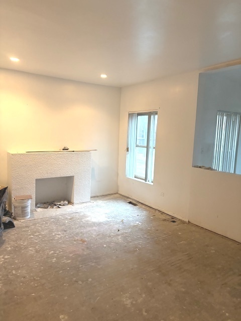 Property Photo: 1519 E 68th Street 1 IL 60637