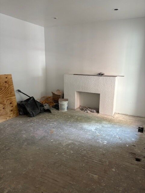 Property Photo: 1519 E 68th Street 1 IL 60637