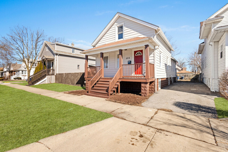 Property Photo:  505 S 11th Avenue  IL 60153 