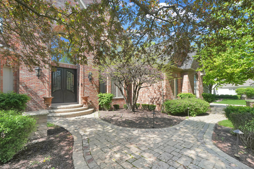 Property Photo: 2339 Fawn Lake Circle IL 60564