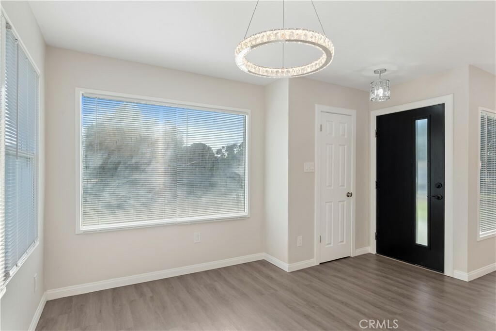 Property Photo:  3201 La Cresta Drive  CA 93305 