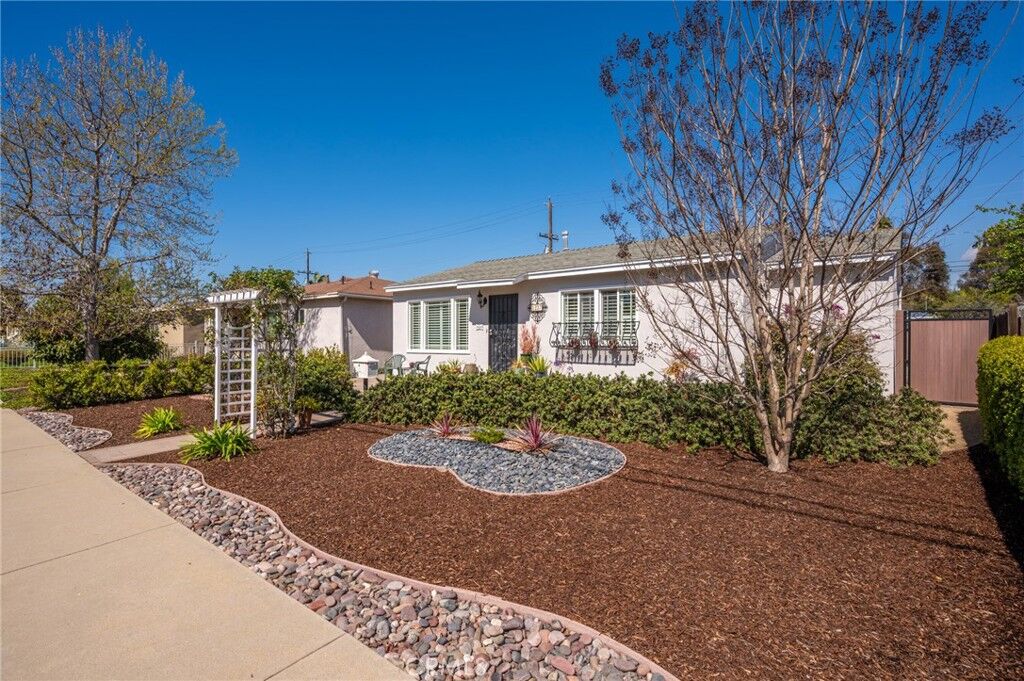 Property Photo: 1237 Electric Street CA 90248