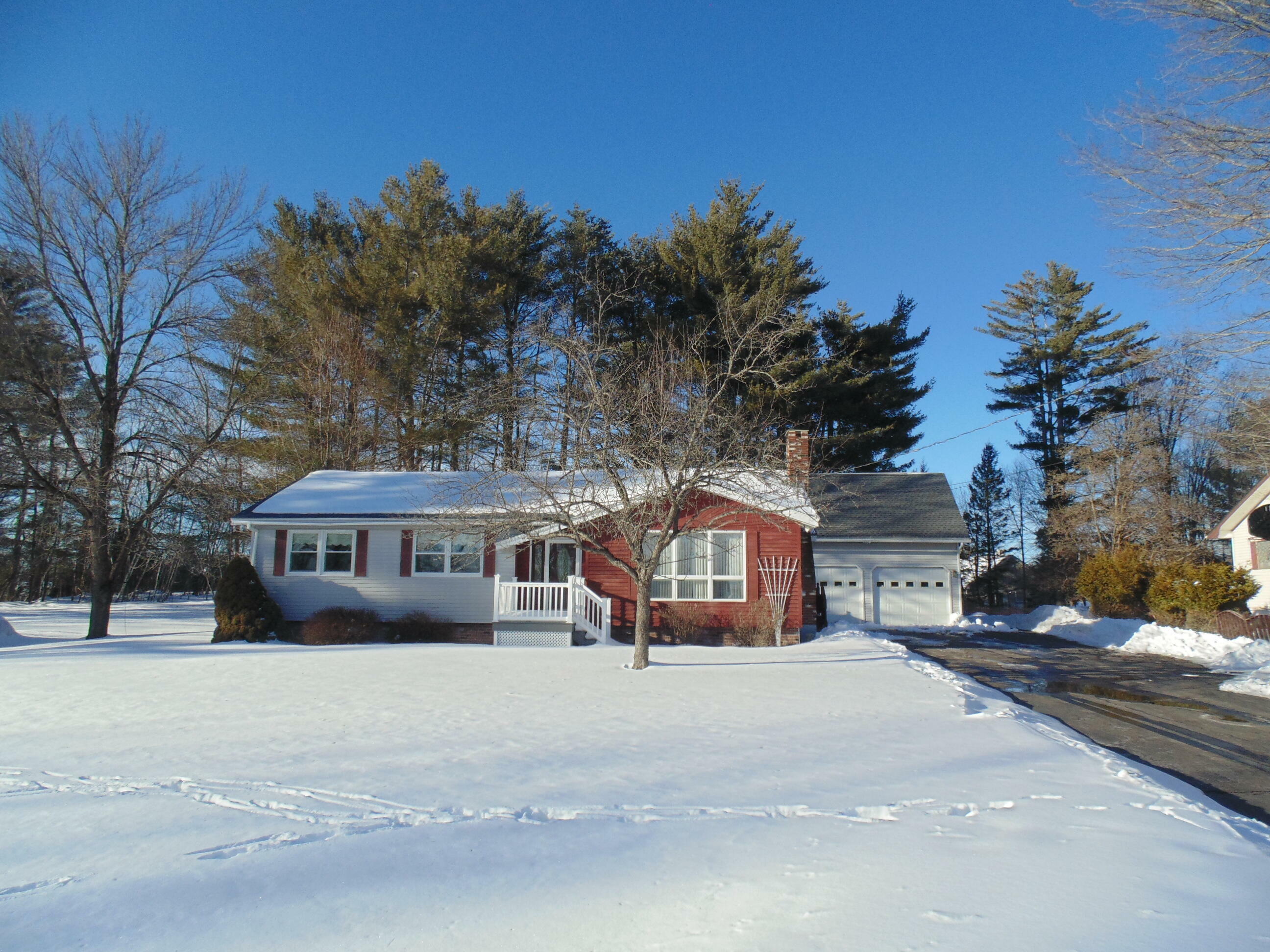 Property Photo:  23 Sandy Point Road  ME 04461 