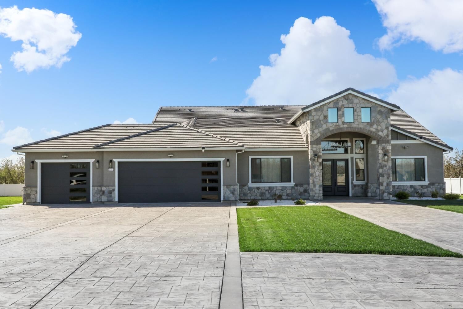 Property Photo:  18163 S Carrolton Avenue  CA 95366 