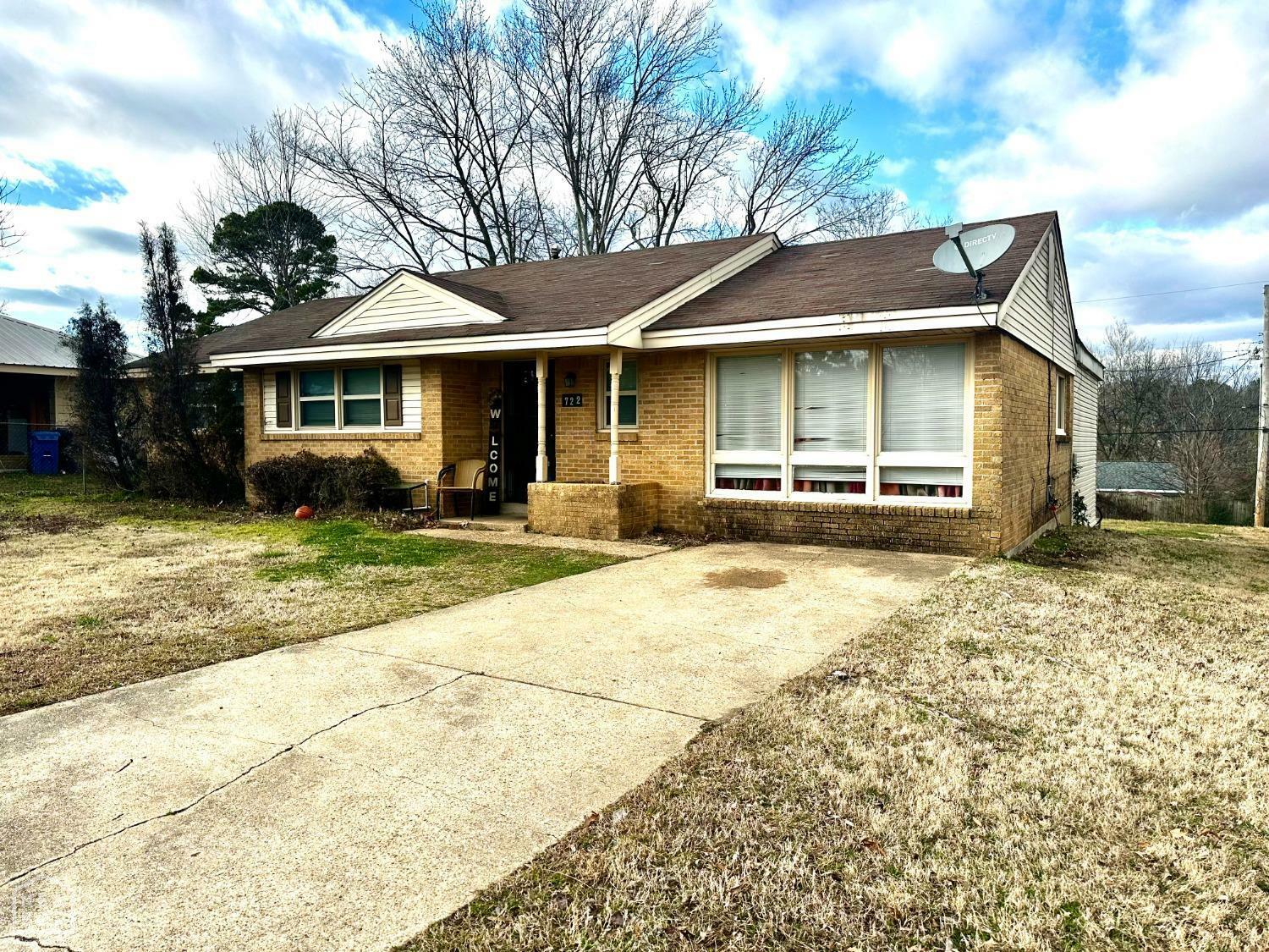 Property Photo:  722 Locust Drive  AR 72401 