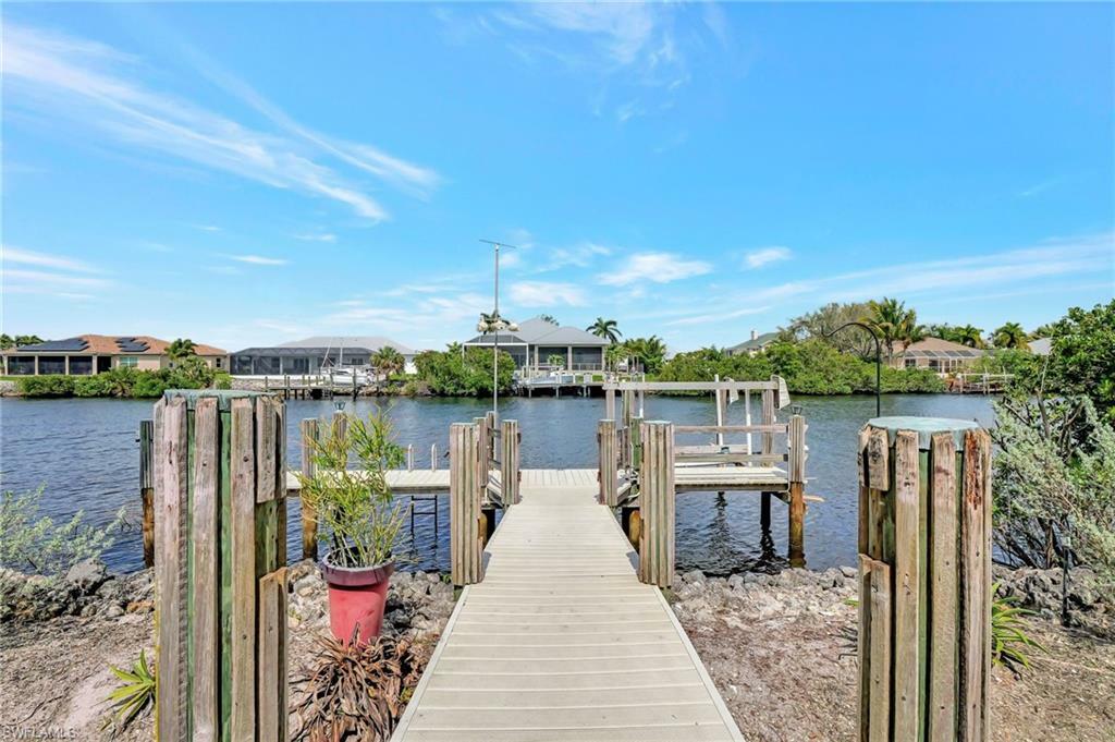 Property Photo: 161 Venus Cay FL 34114