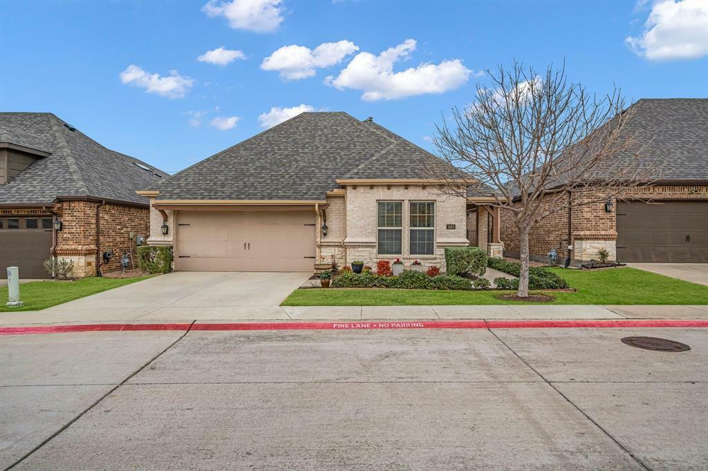Property Photo: 1803 Ladera Way 1803 TX 76063