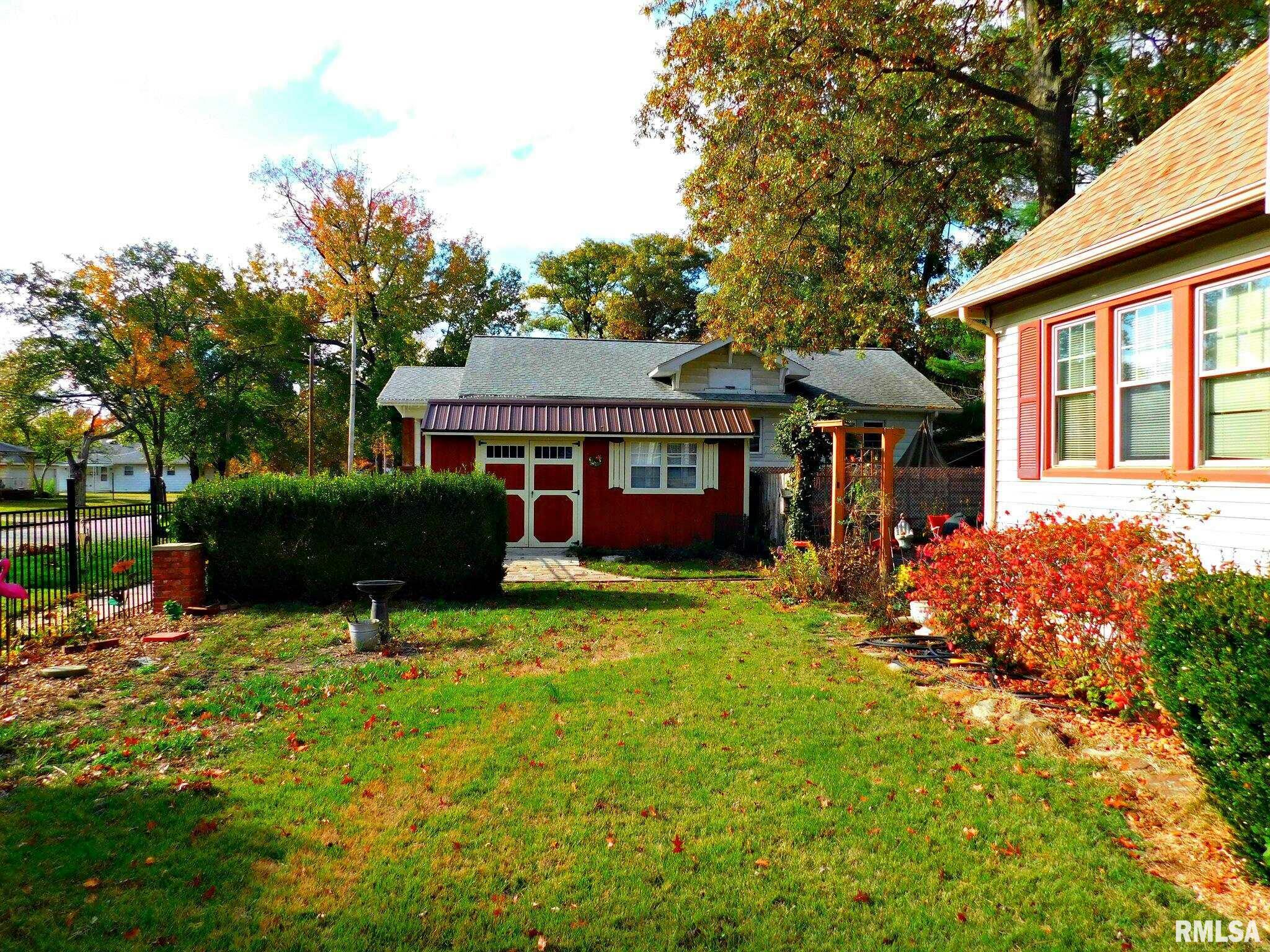 Property Photo:  538 S Sycamore Street  IL 62801 