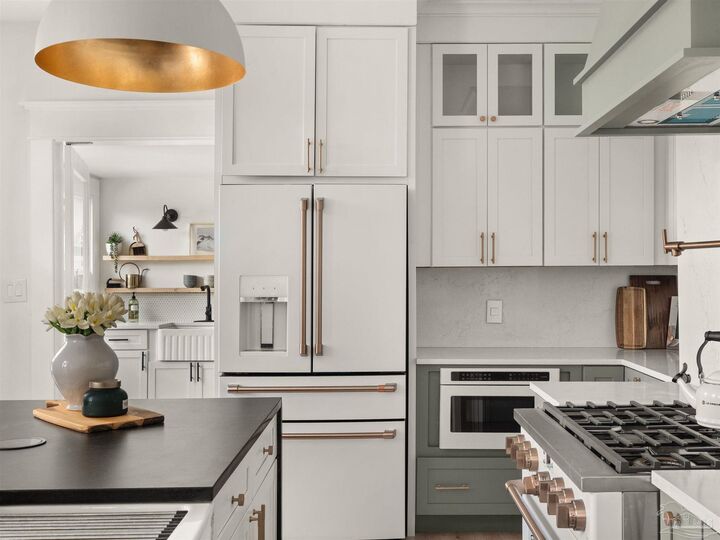 Property Photo: 200 W Wright St FL 32501