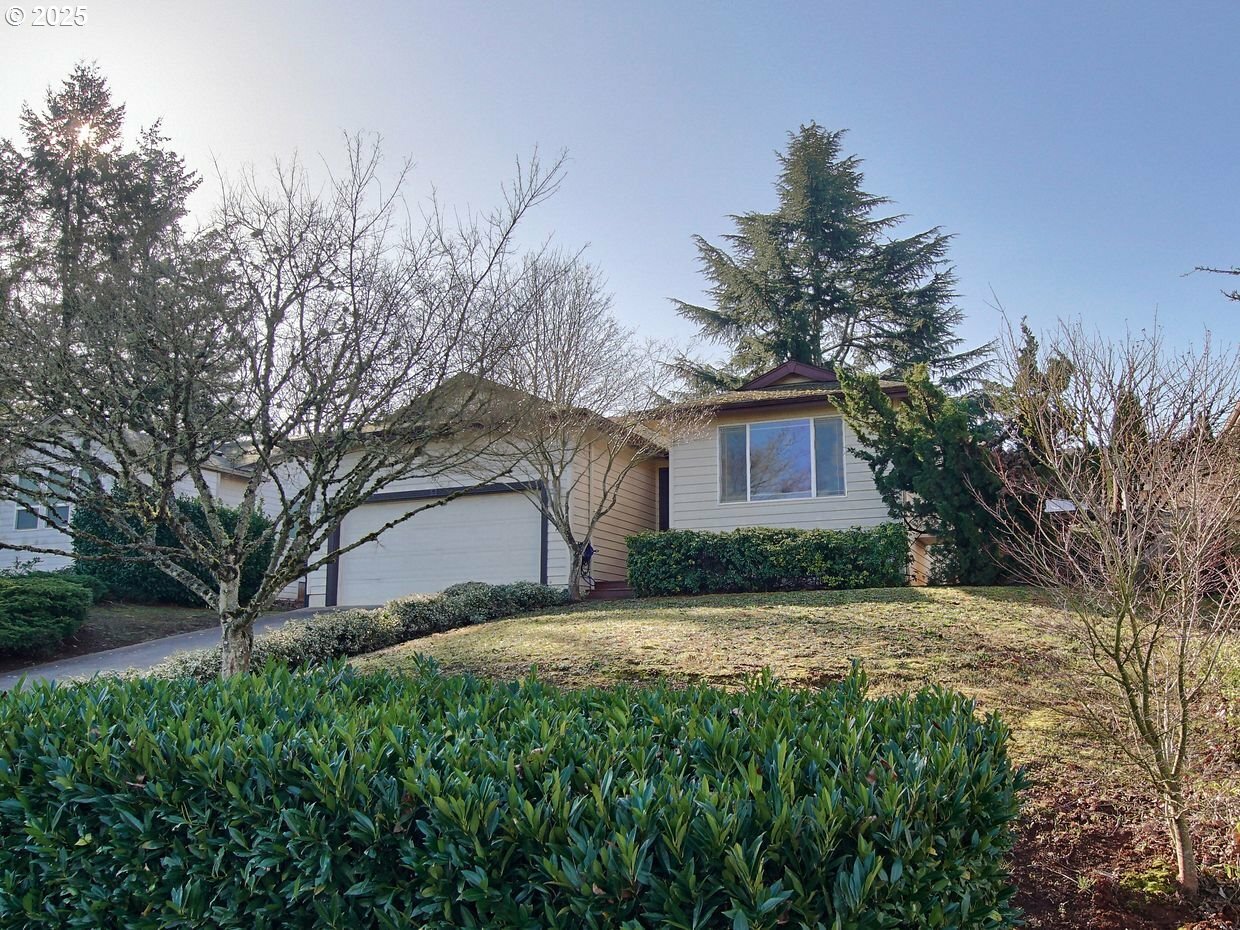 Property Photo:  577 Sunwood Dr NW  OR 97304 