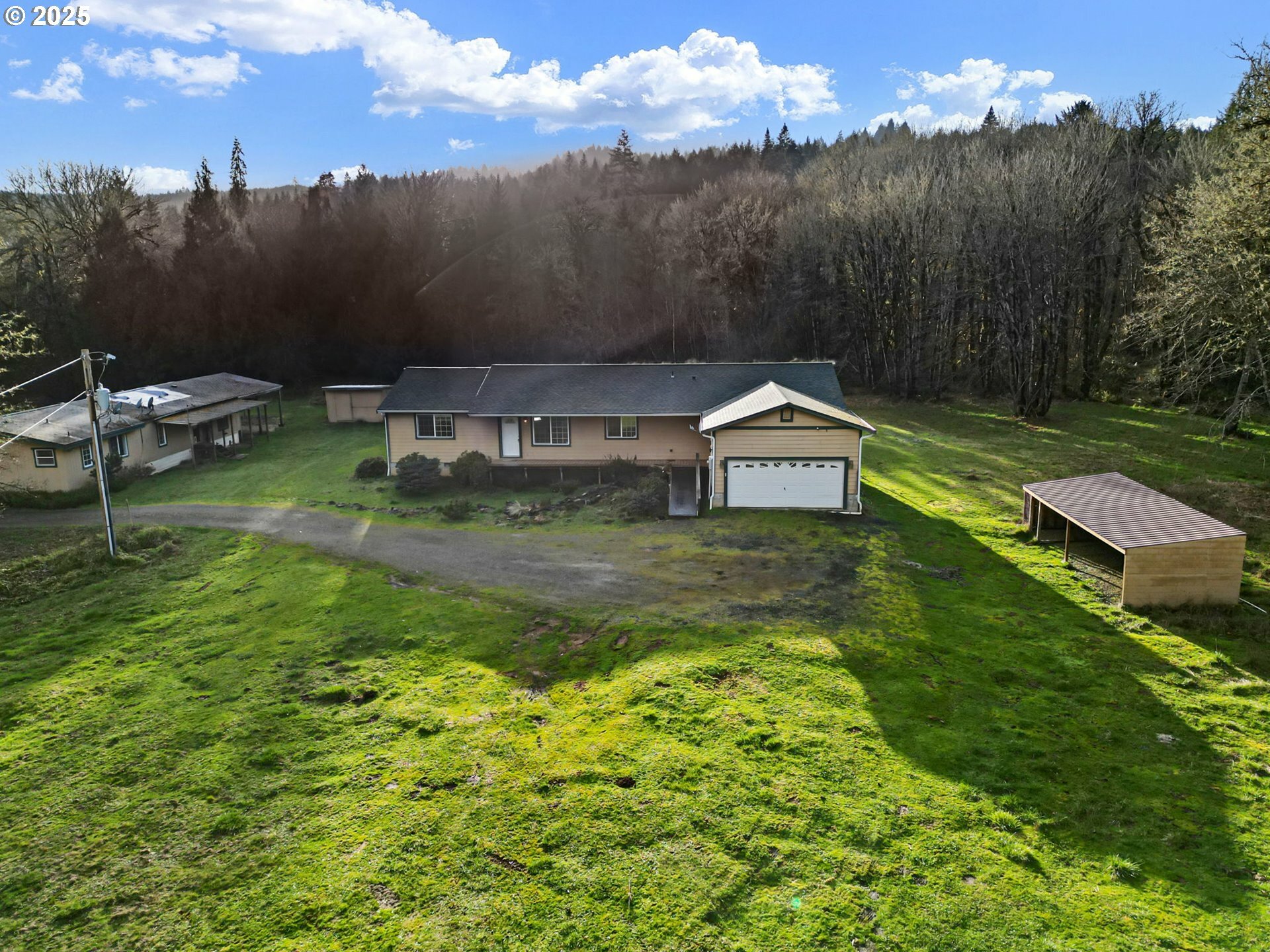 Property Photo: 23020 Green Creek Rd OR 97437