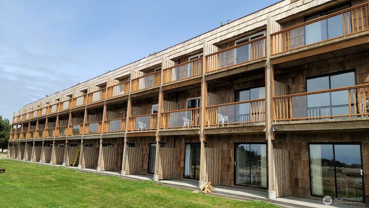 Property Photo: 304 14th Street NW 316 WA 98631