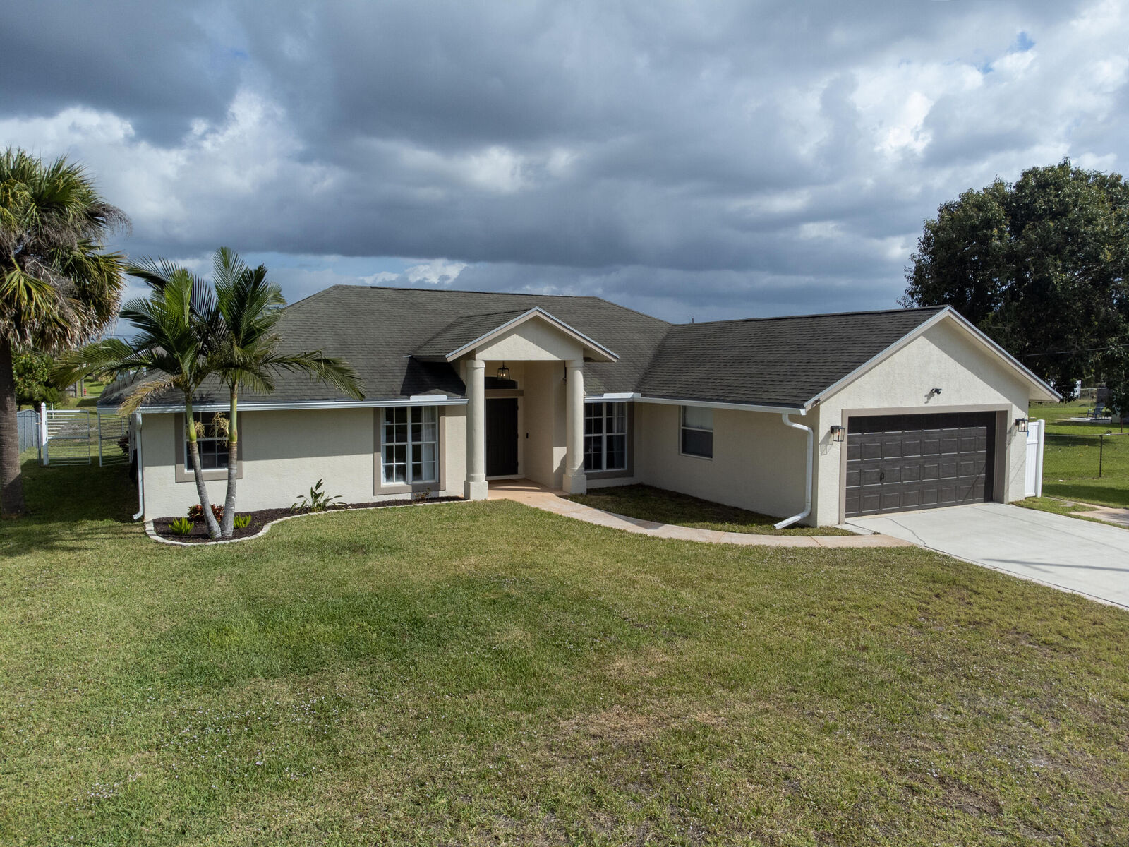 Property Photo:  941 SW Excel Avenue  FL 34953 