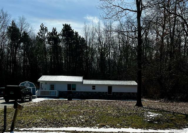 89 W Burnside Road  Deerfield Twp MI 48435 photo