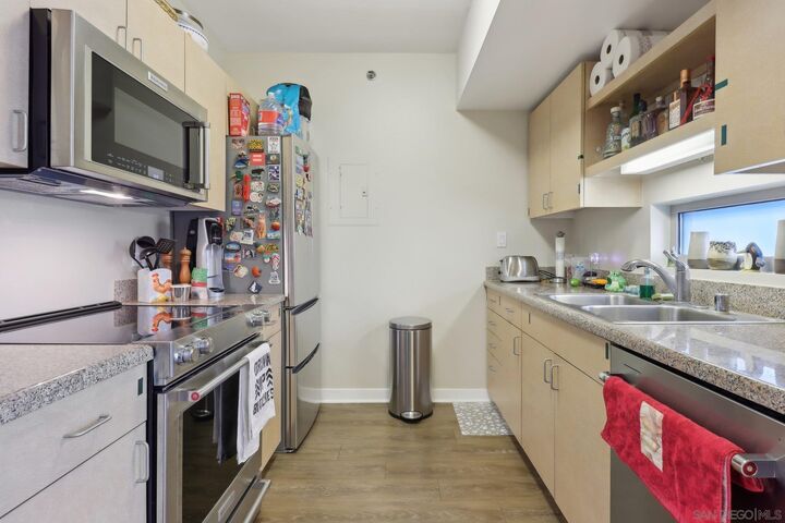 Property Photo:  425 W Beech St 524  CA 92101 