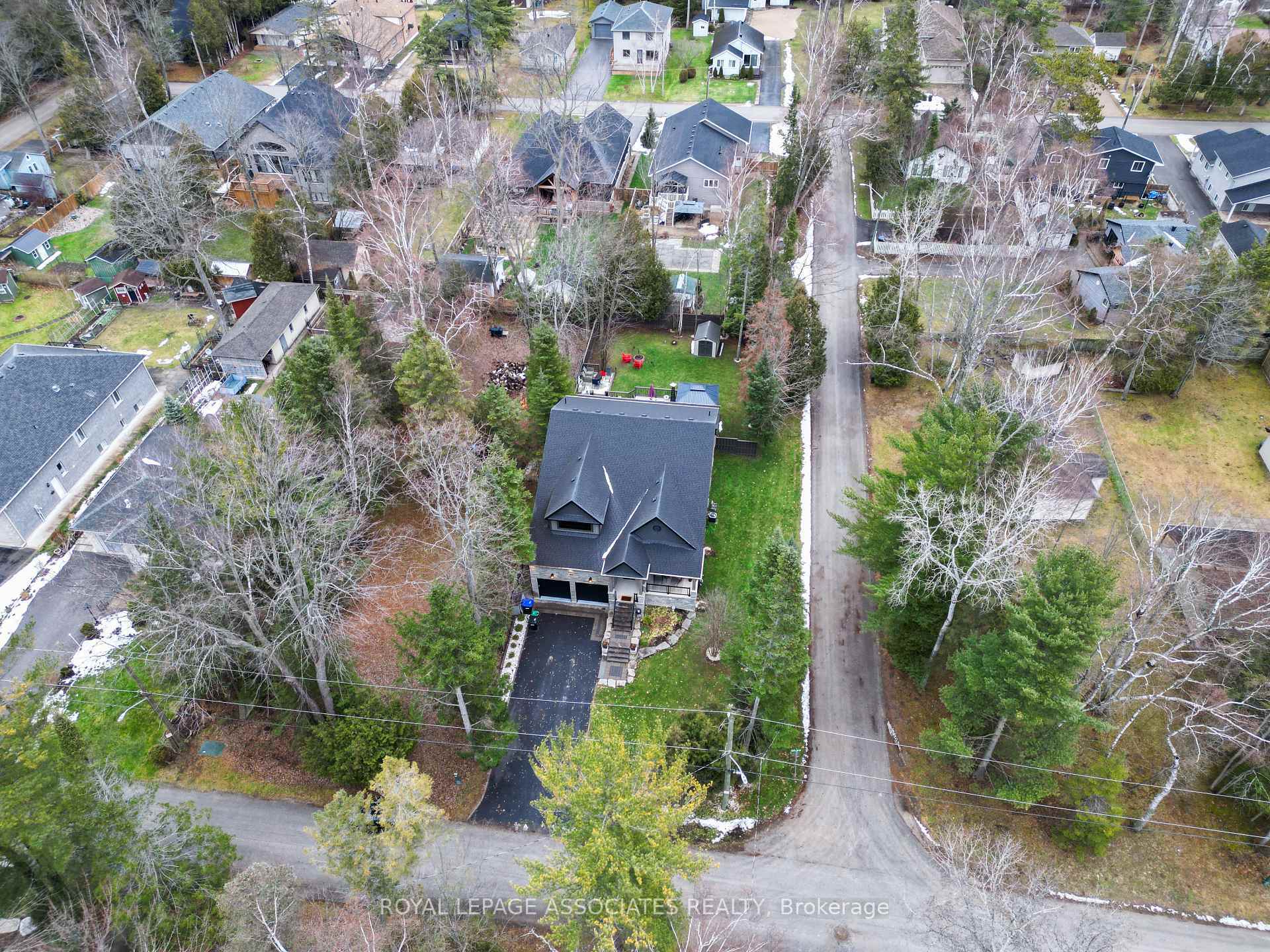 69 34th Street N  Wasaga Beach ON L9Z 2C2 photo