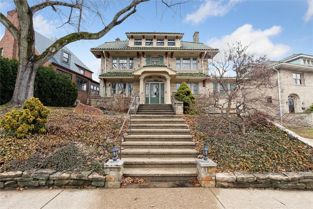 Property Photo:  1287 Washington Rd  PA 15228 