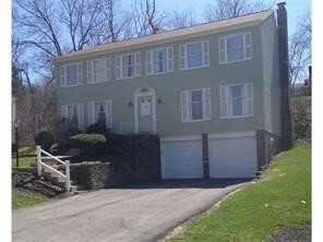 Property Photo:  1293 Manor Dr  PA 15241 