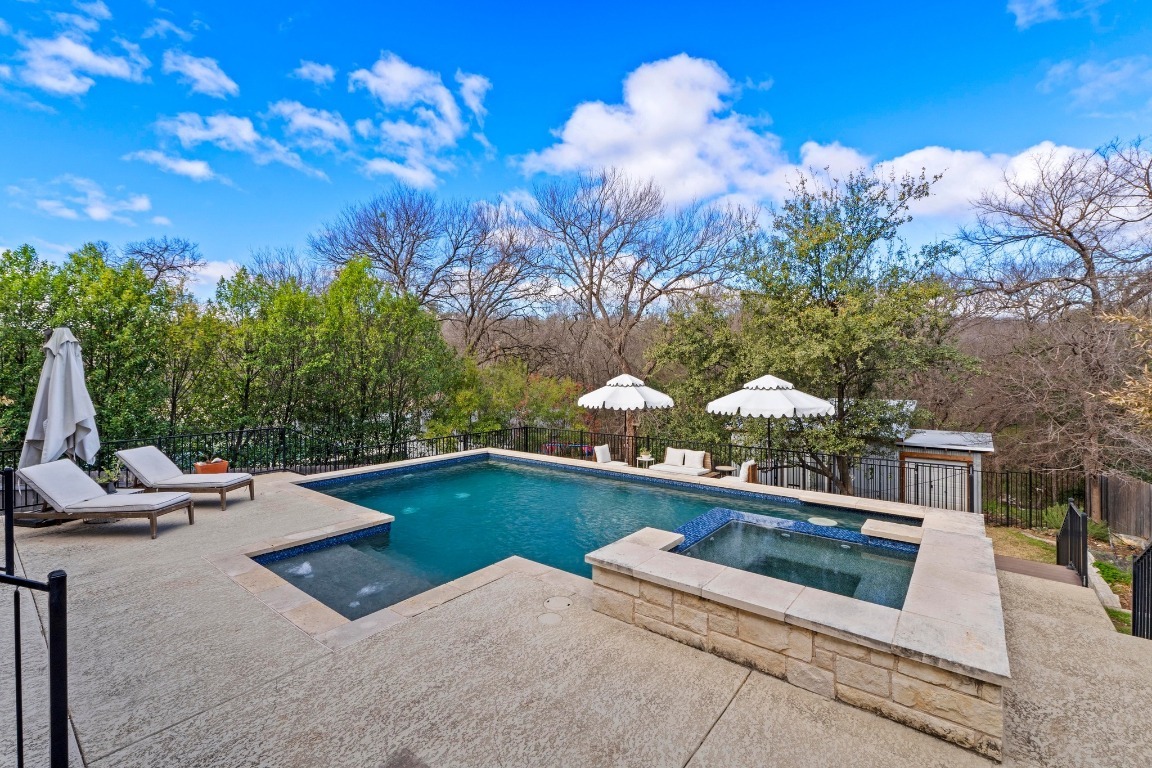 Property Photo: 1006 Meriden Lane TX 78703