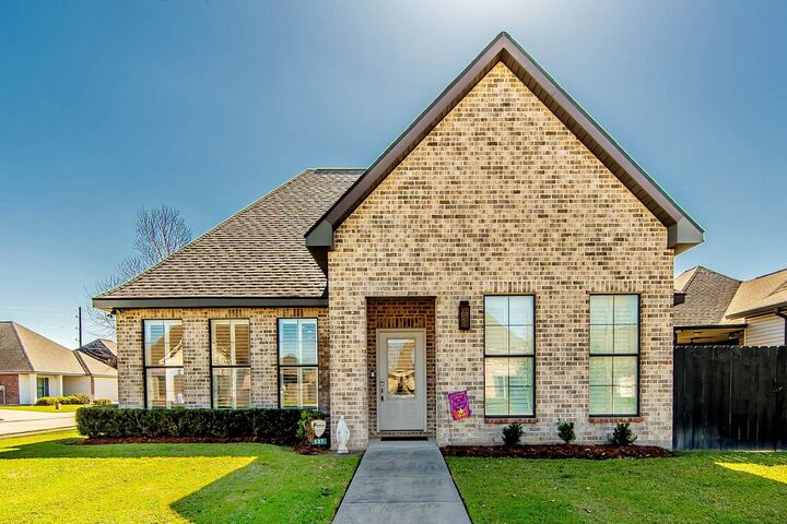 327 Shelby Claire Drive  Houma LA 70360 photo