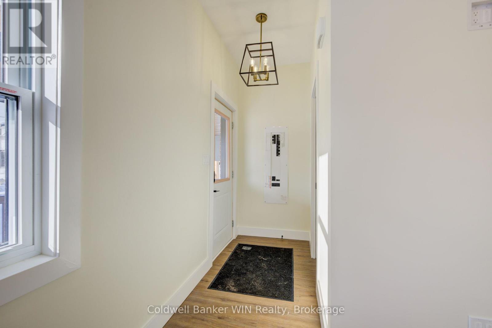 Property Photo:  24 Crawford Street  ON N0H 1G0 
