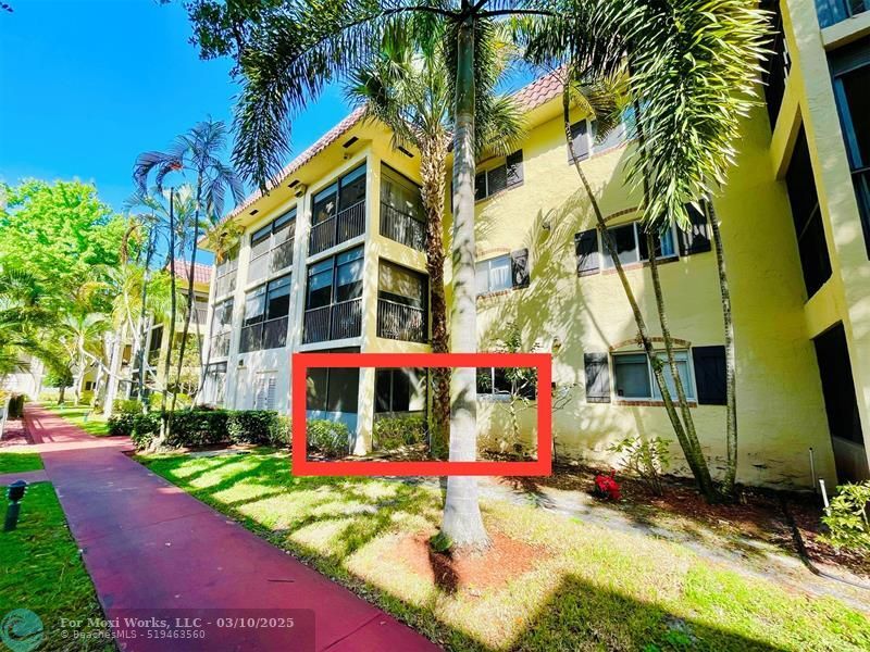 Property Photo:  