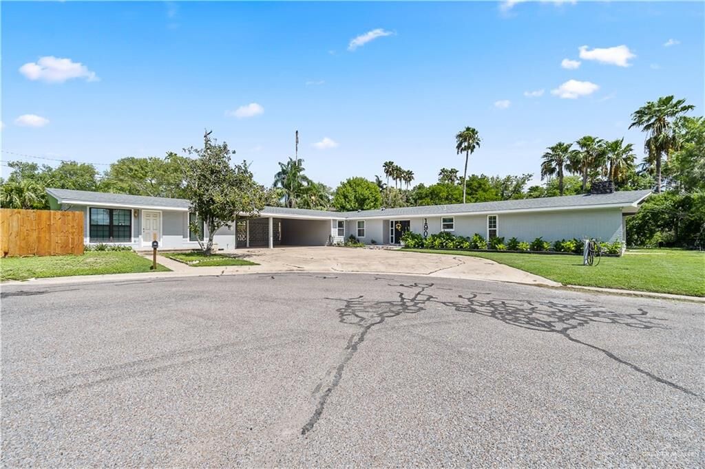 Property Photo:  1901 E Mesquite Drive  TX 78550 