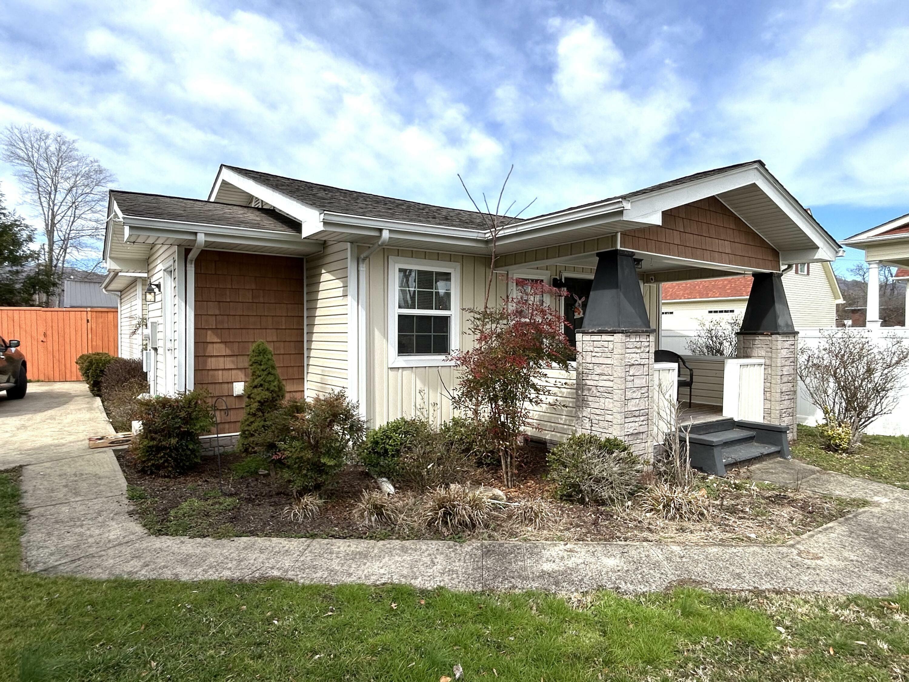 Property Photo:  109 North 30th Street  KY 40965 