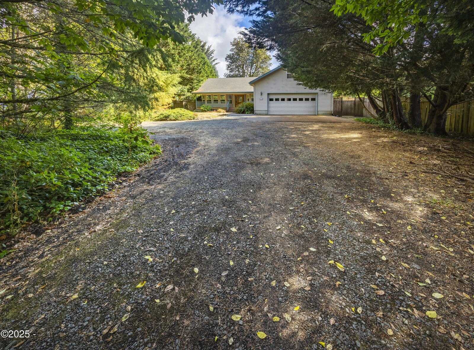 Property Photo:  360 N Deerlane Drive  OR 97368 