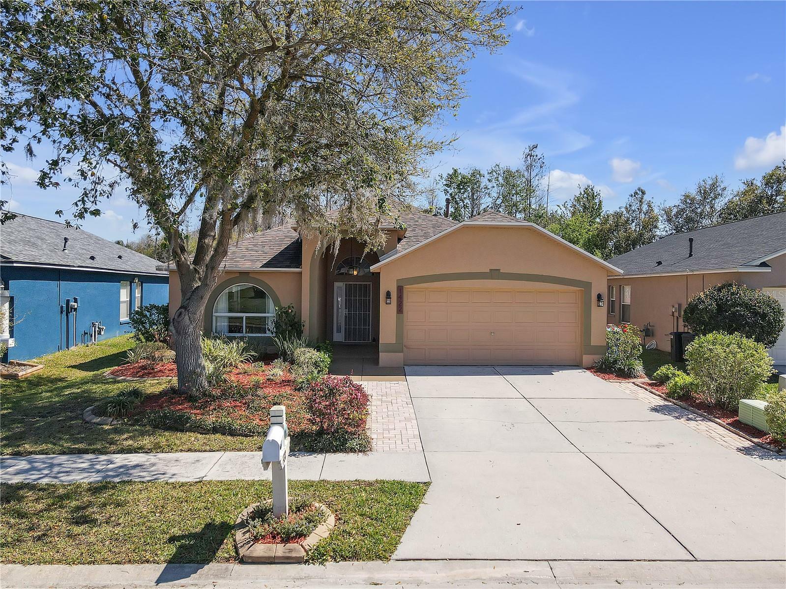 Property Photo:  1422 Appleton Place  FL 33543 