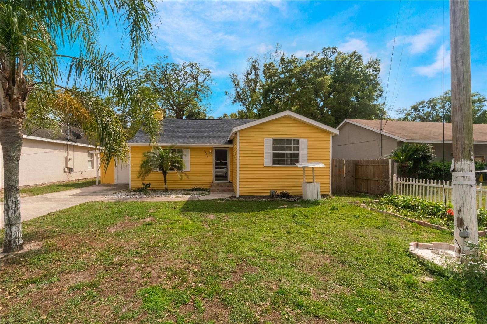 Property Photo:  5424 Blue Grass Street  FL 32810 