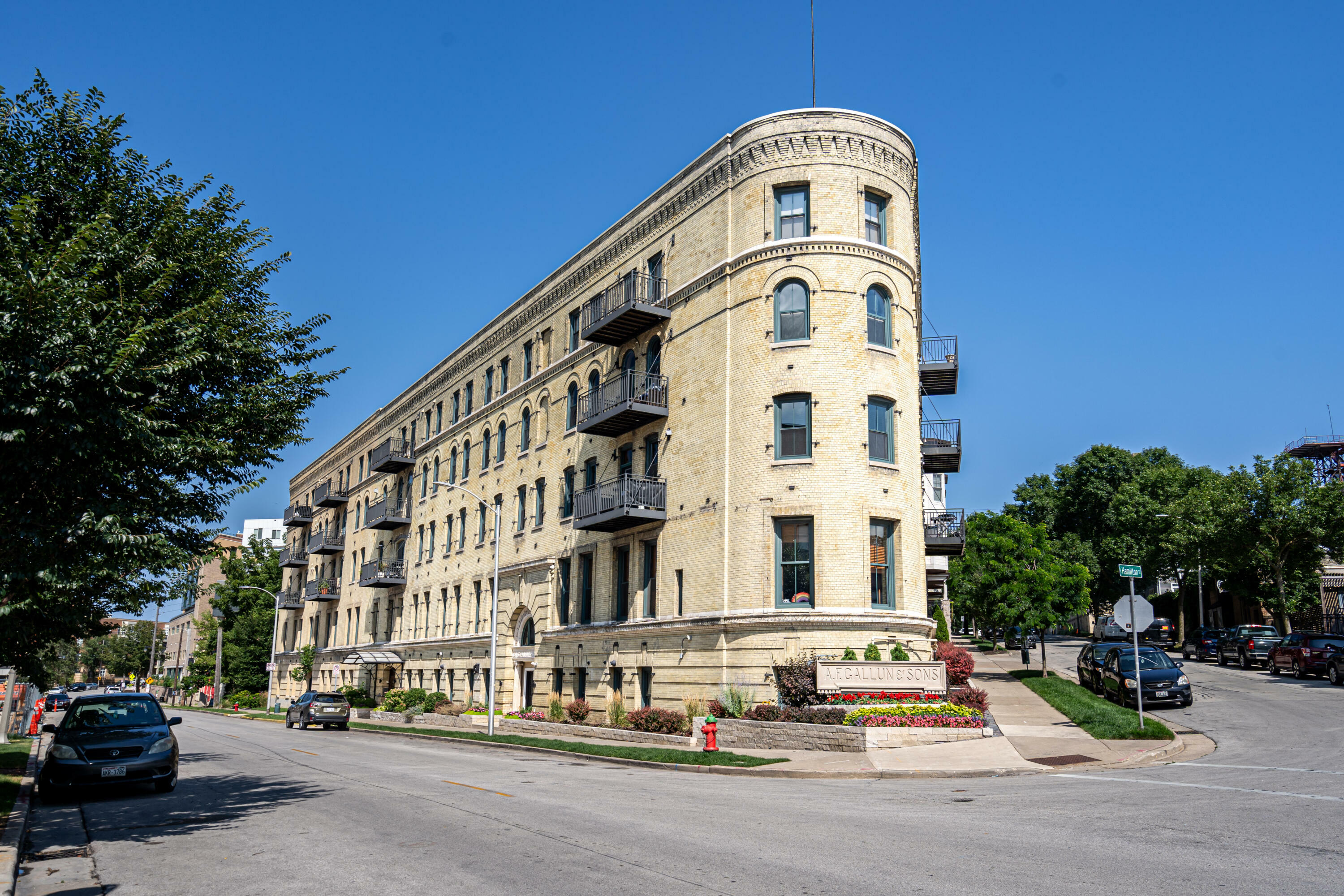 1818 N Water St 306  Milwaukee  53202 photo