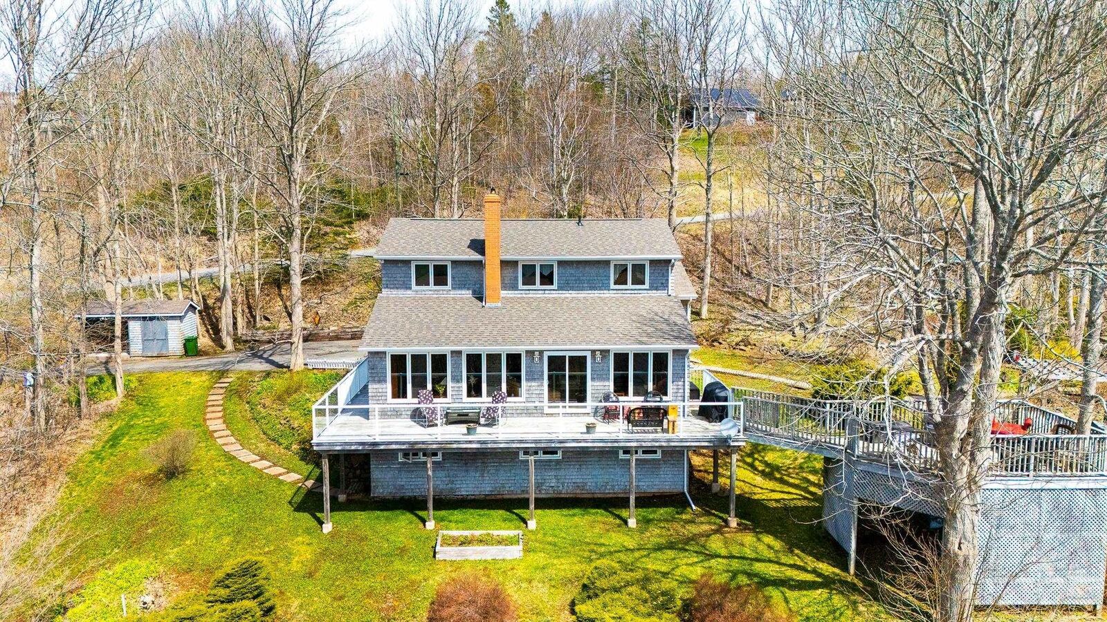 Property Photo: 8 Foleaze Park Drive NS B0P 1J0