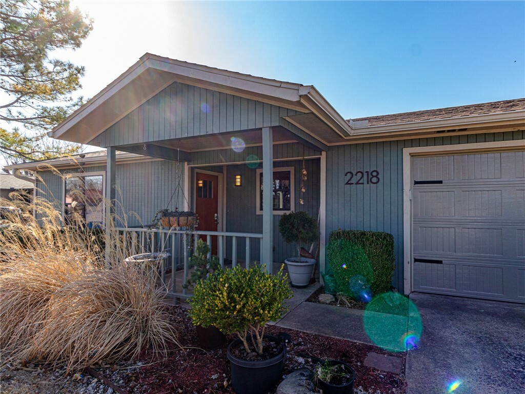 Property Photo:  2218 W Wood Street  AR 72756 