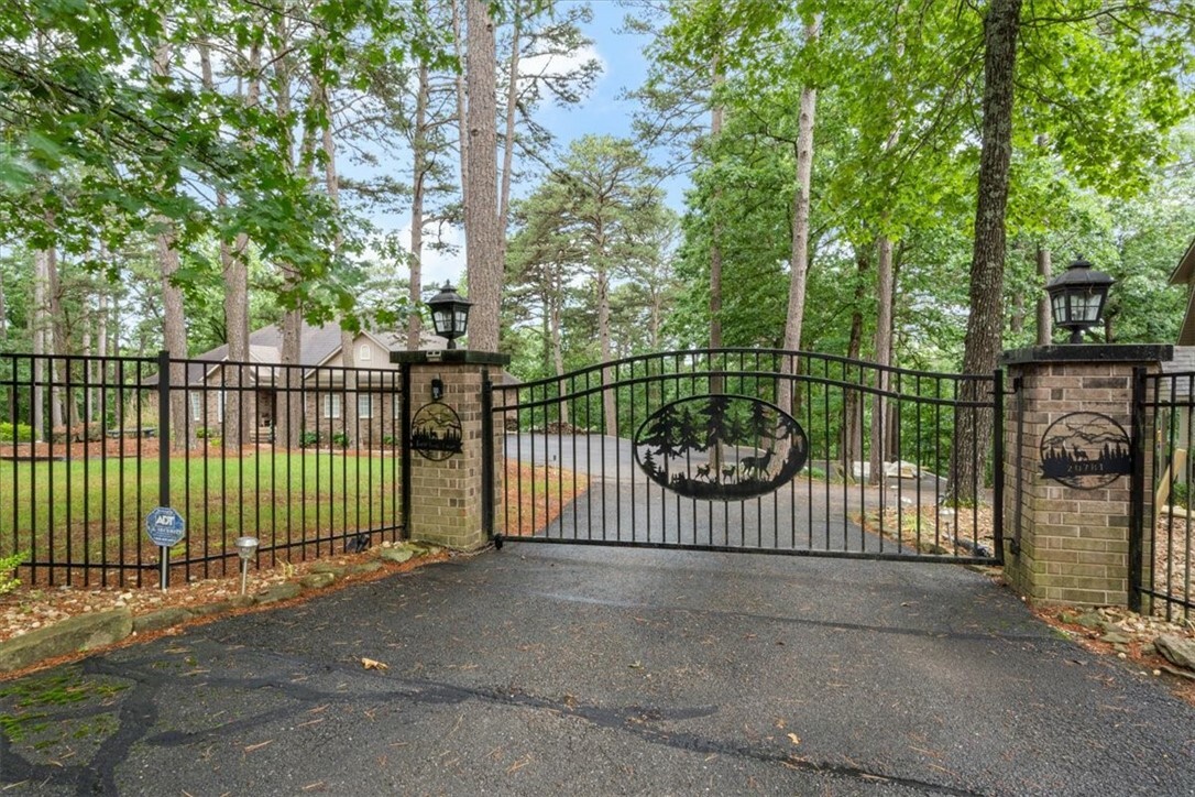 Property Photo: 20781 Low Gap Lane AR 72756