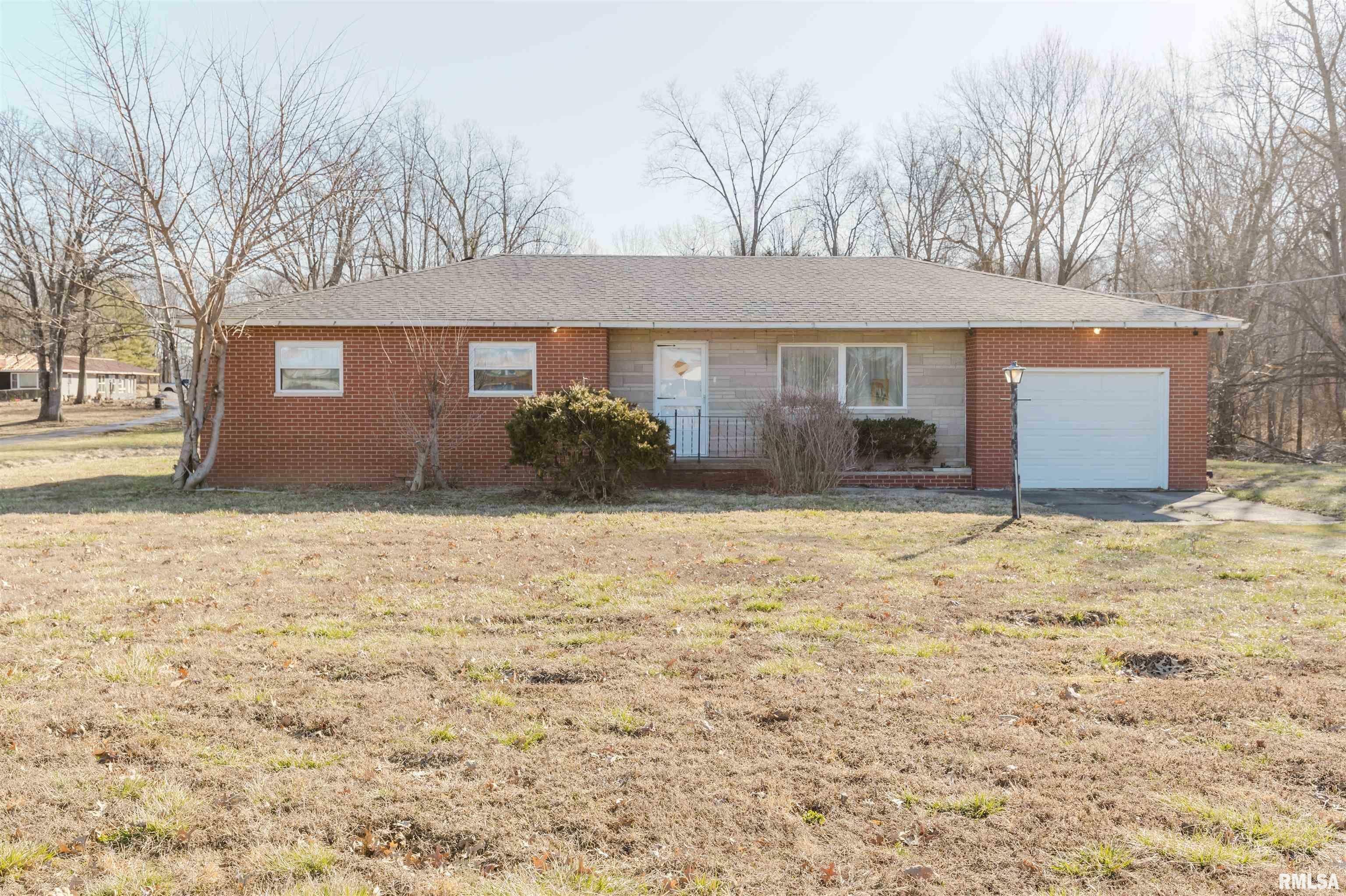 Property Photo:  17666 Il Route 37  IL 62896 