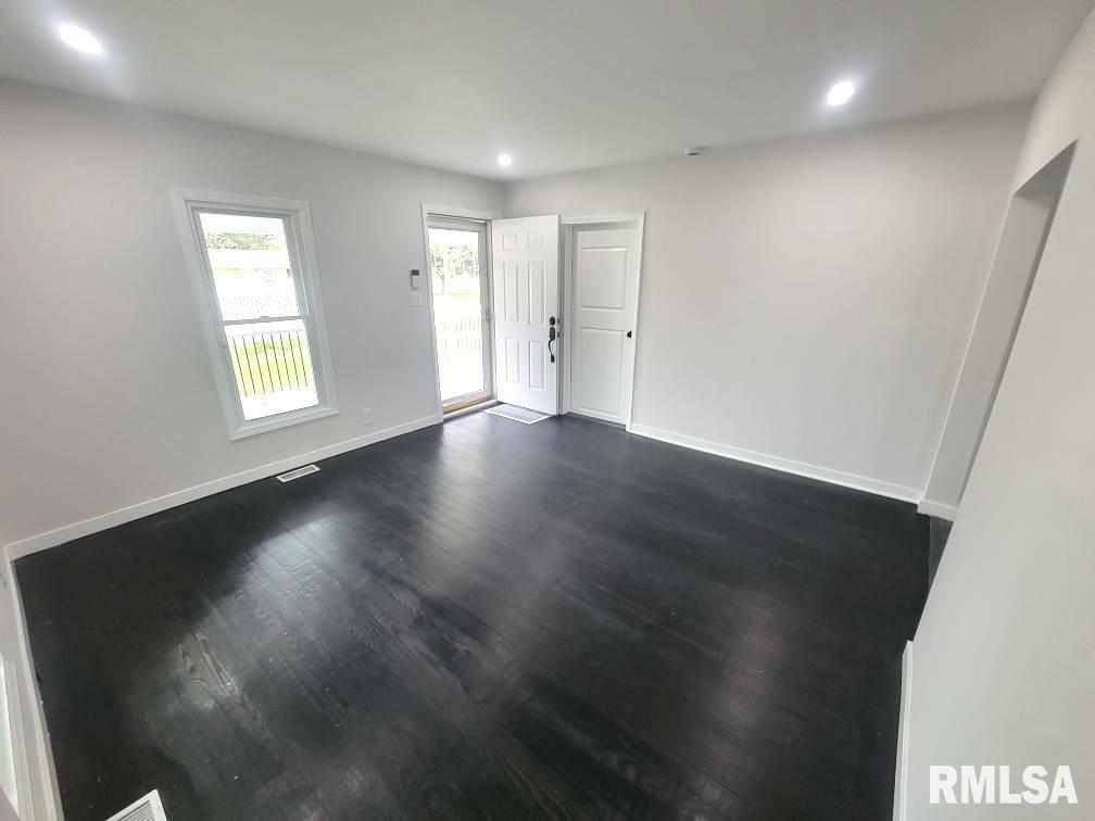 Property Photo: 508 E Taylor Street IL 62812