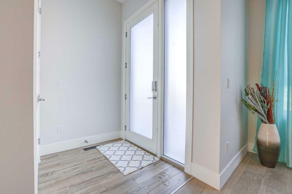 Property Photo:  419 36 Street SW  AB T3C 1P8 