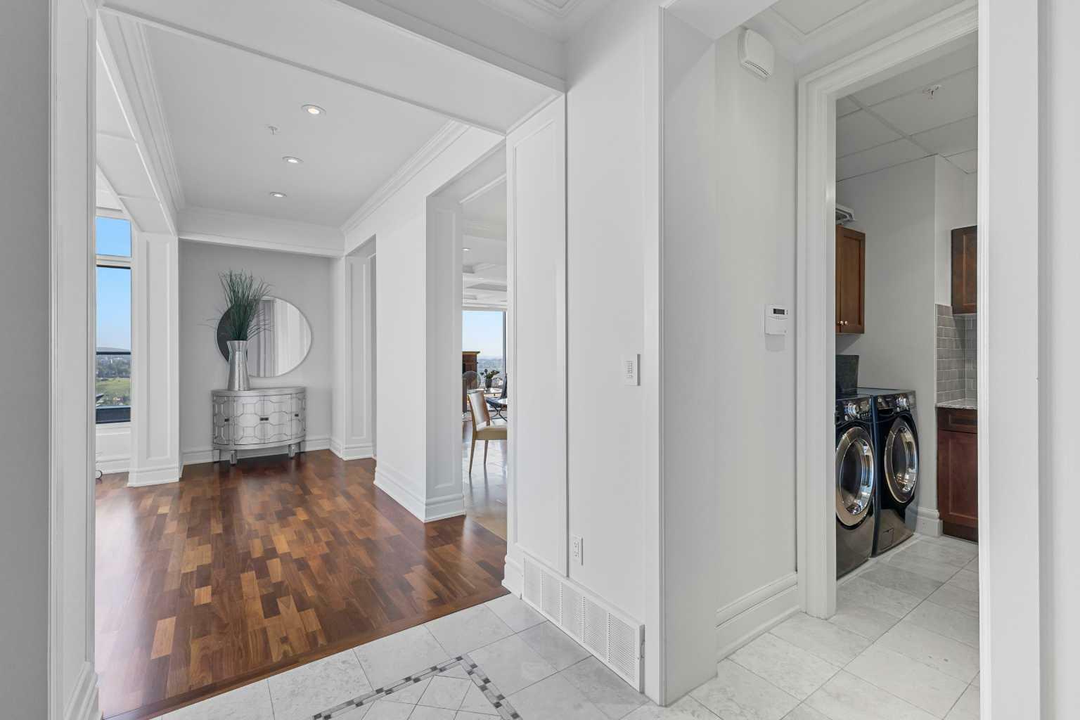 Property Photo:  910 5 Avenue SW 2801  AB T2P 0C3 